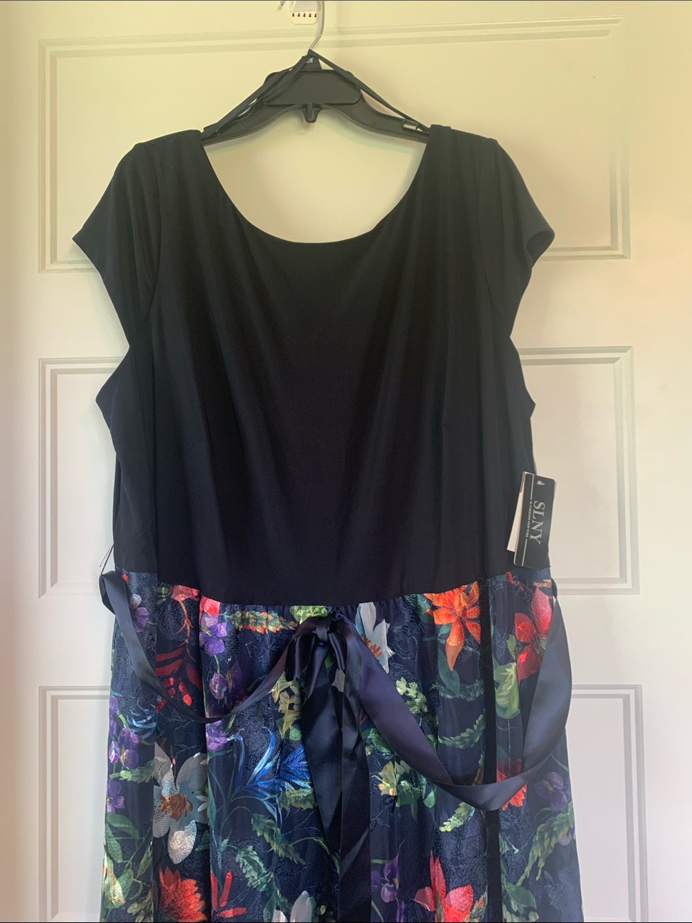 Black Top Navy Floral Midi Dress with Tie Waist-size 22W - Picture 2 of 9
